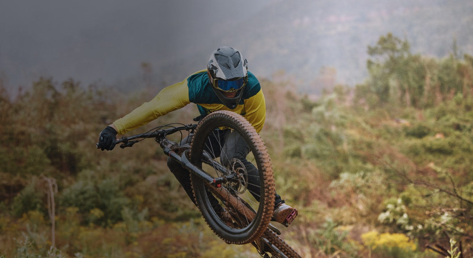 Prescription goggle inserts for downhill